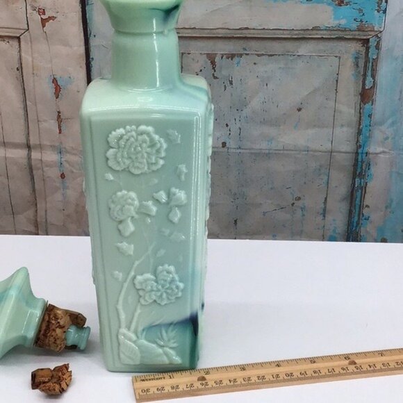 Vintage 1970 Jim Beam Blue Green Embossed Milk Glass Decanter Floral Design & Co - Picture 6 of 8